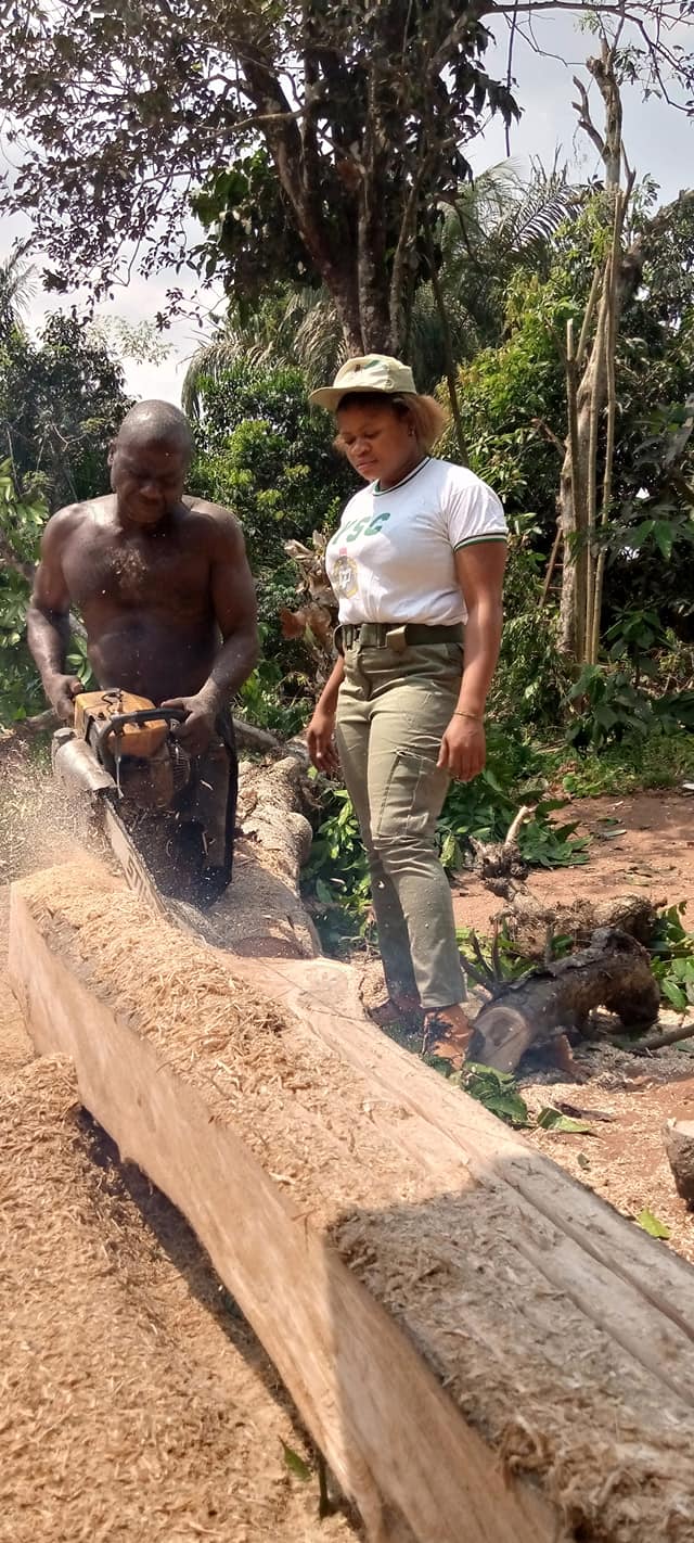 Nigerian Lady celebrates her Sawyer dad for sponsoring her education